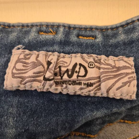 Sexy Low-rise UND Stretch Jeans w/ Flirty Waist Details: Feminine Flattering Fit - Picture 7 of 8